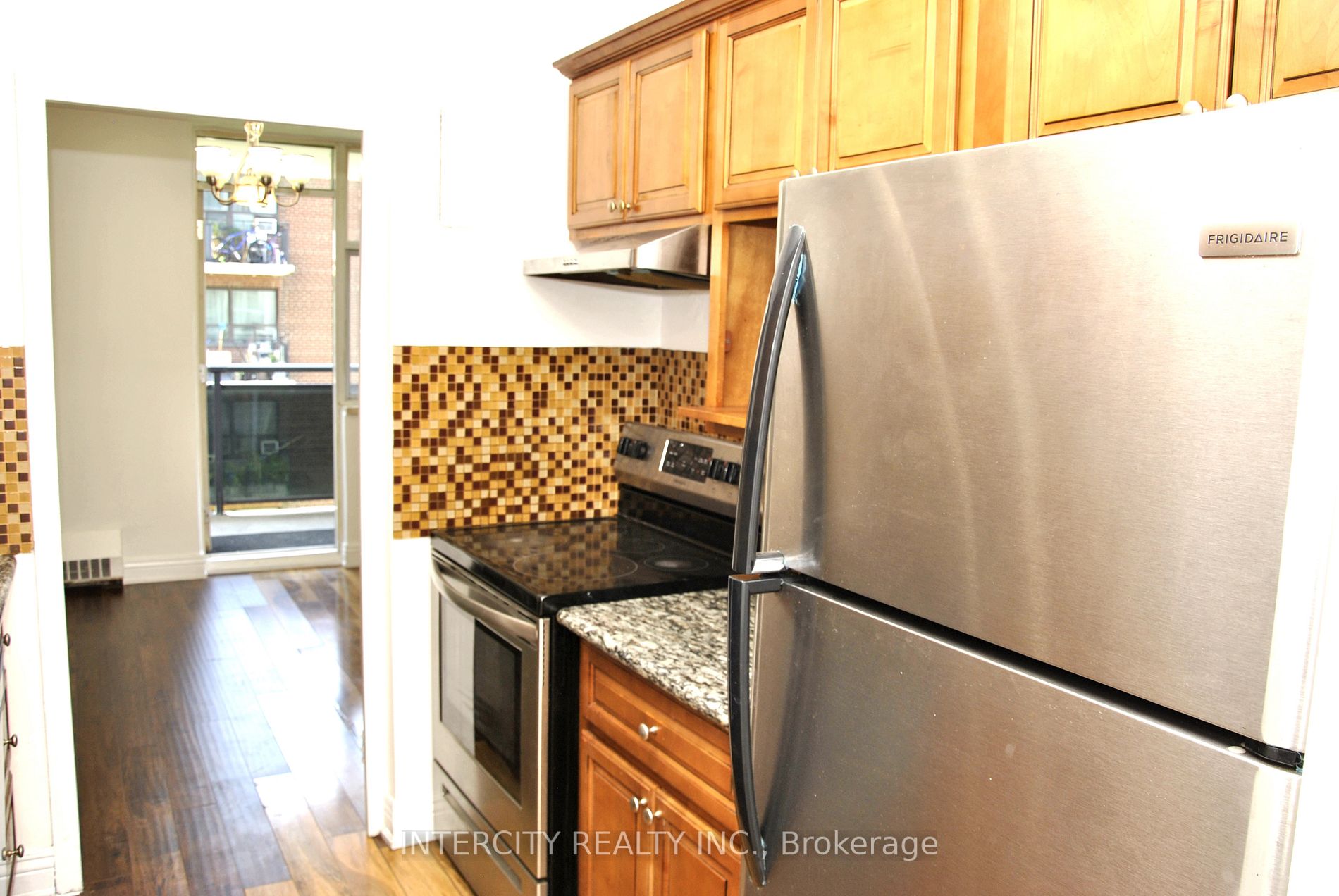 2245 Eglinton Ave E, #505