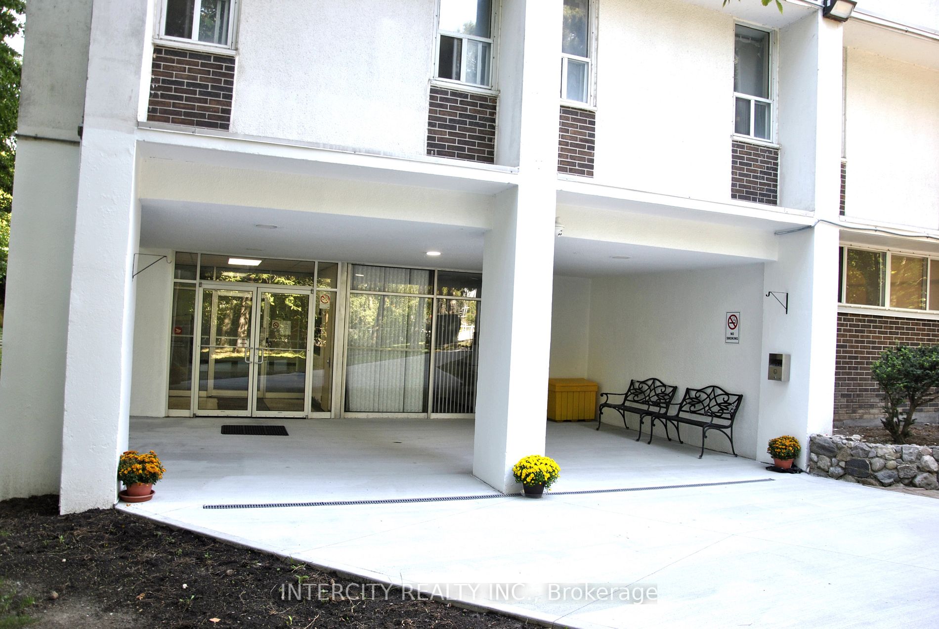 2245 Eglinton Ave E, #505