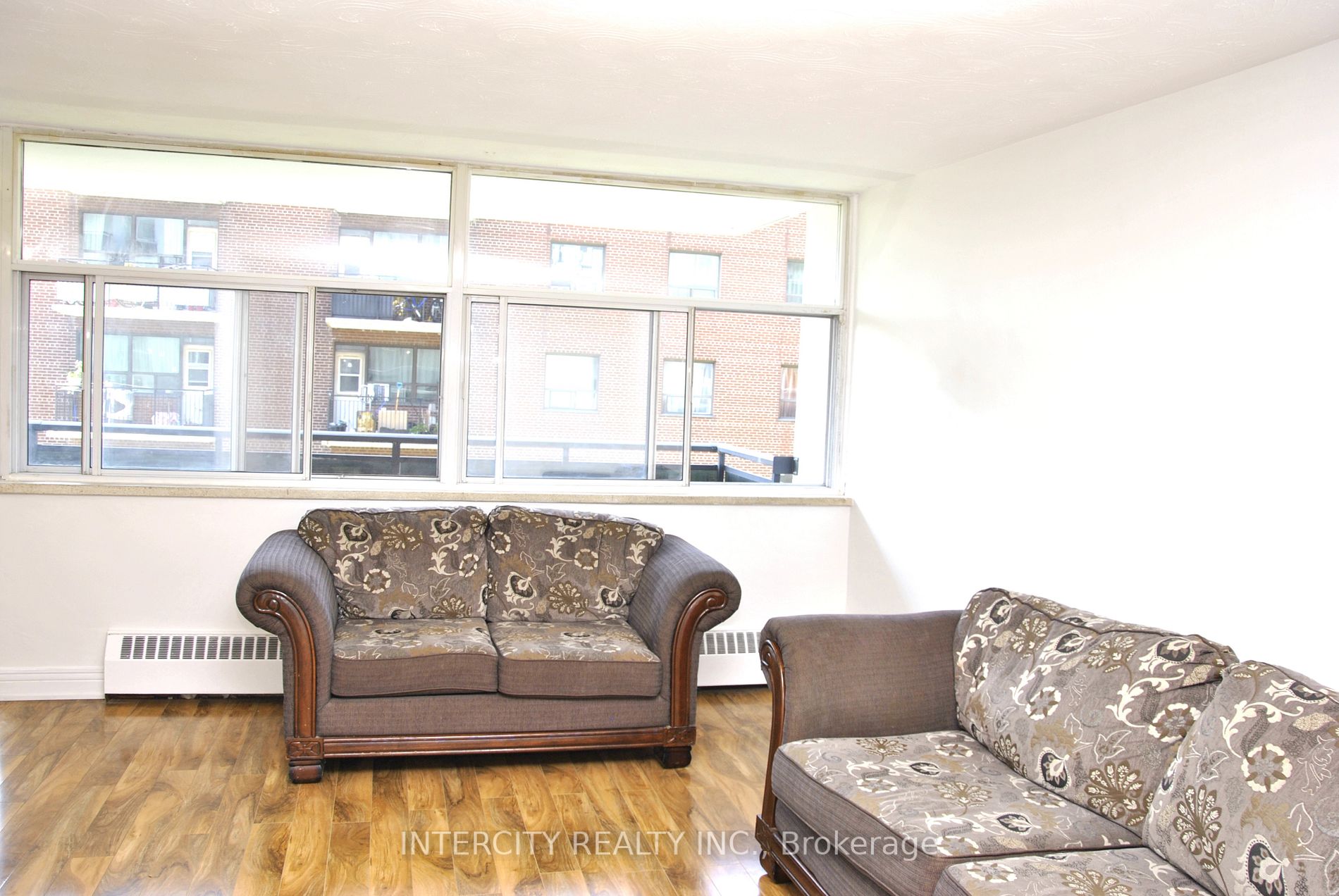2245 Eglinton Ave E, #505