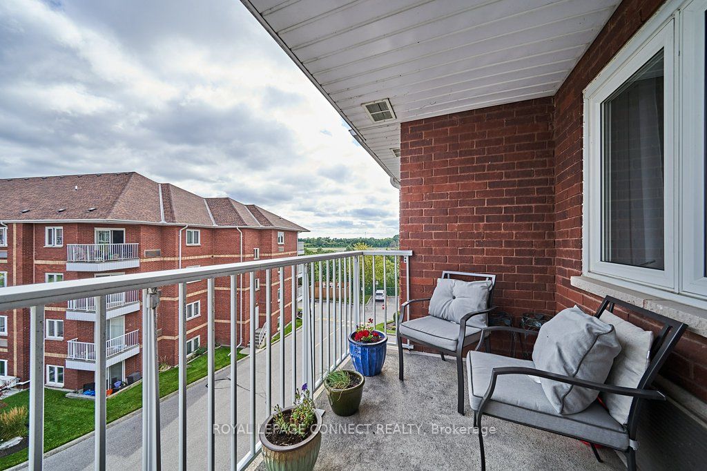 193 Lake Driveway W, #414