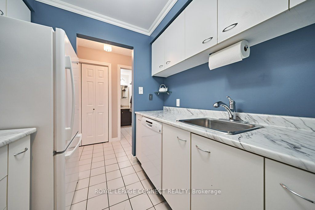 193 Lake Driveway W, #414