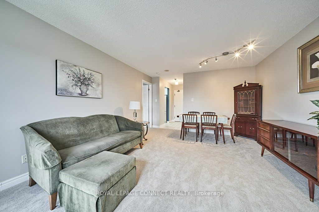 193 Lake Driveway W, #414