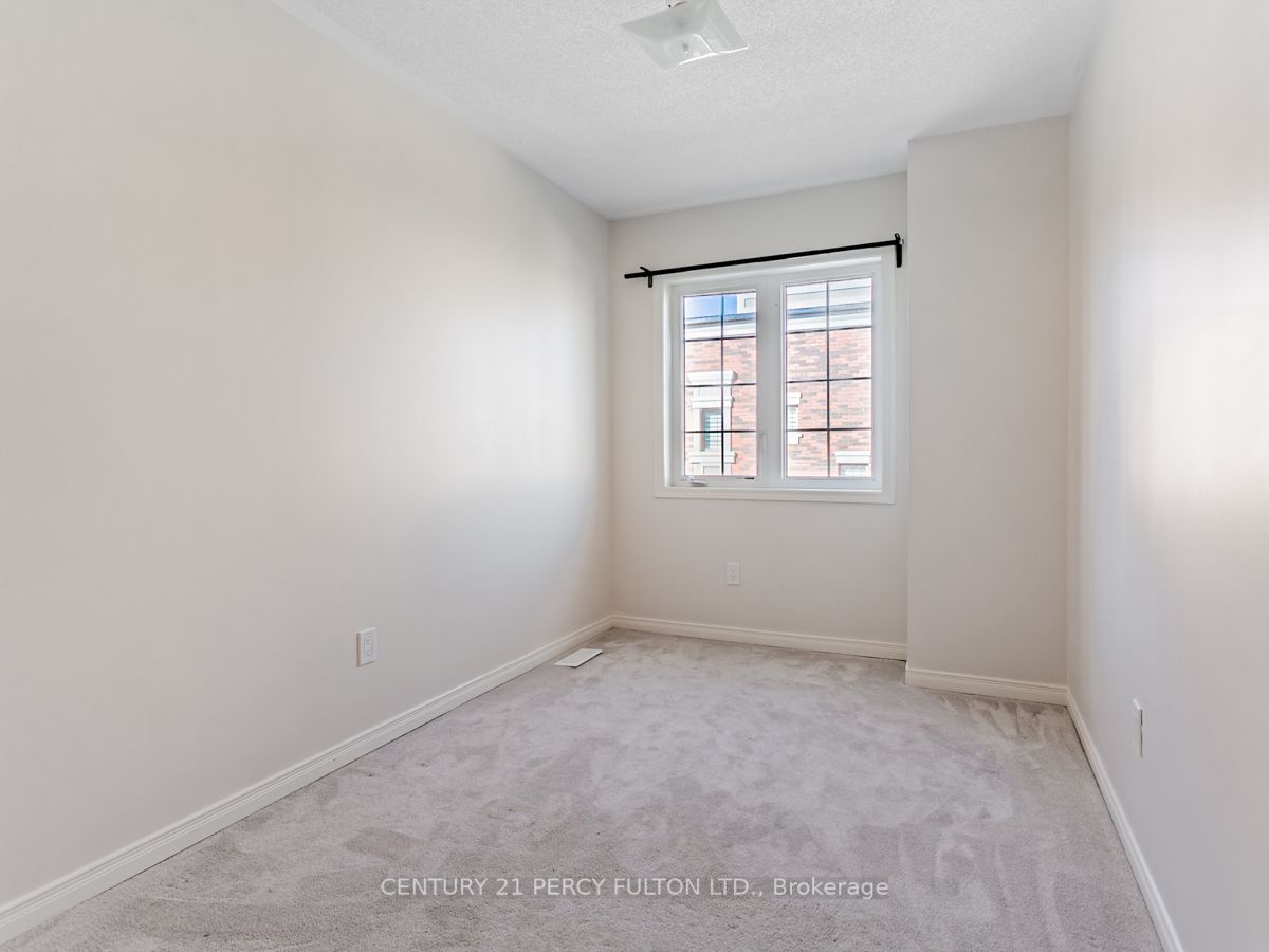 58 Old Harwood Avenue N, #000