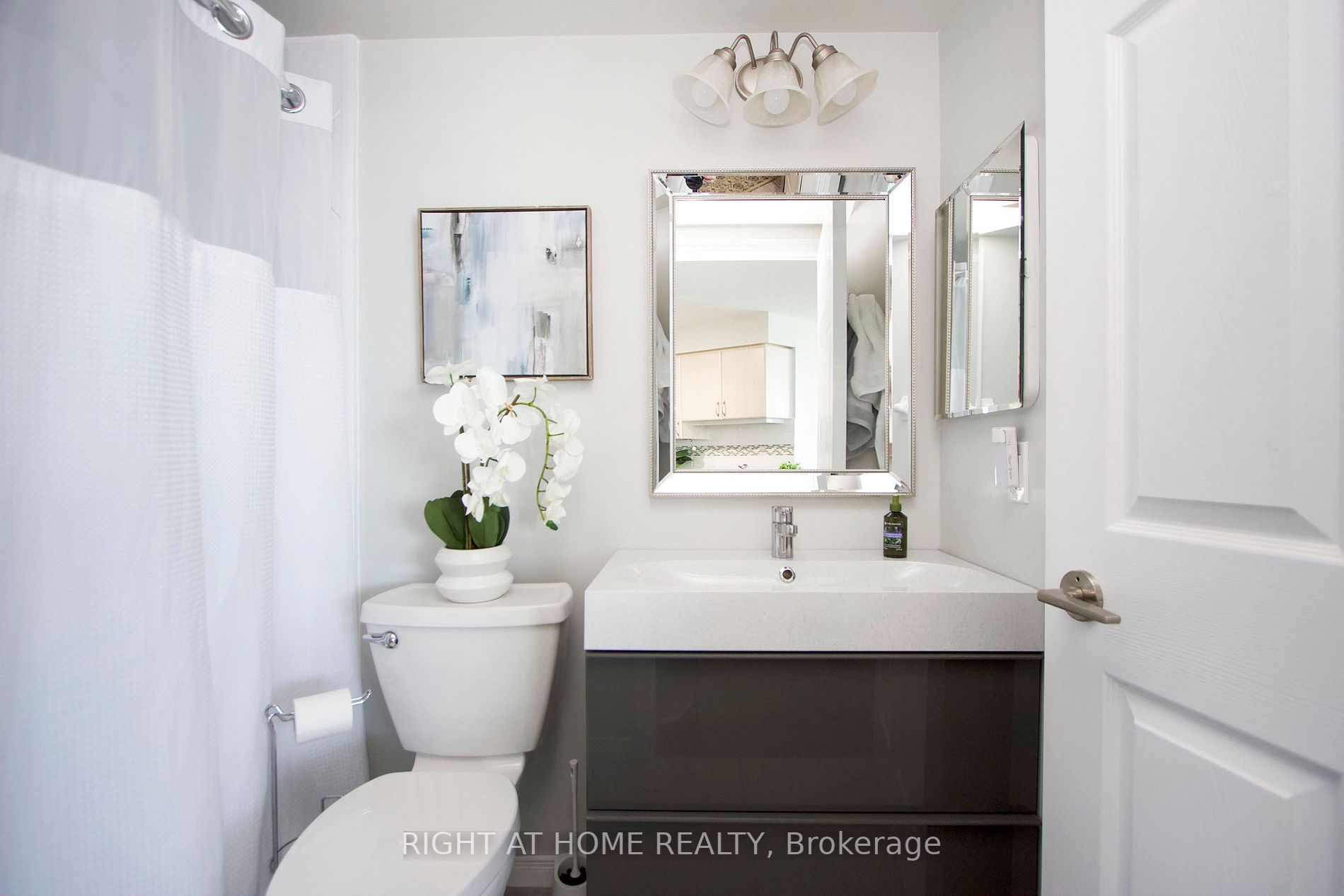 340 Watson Street W, #202