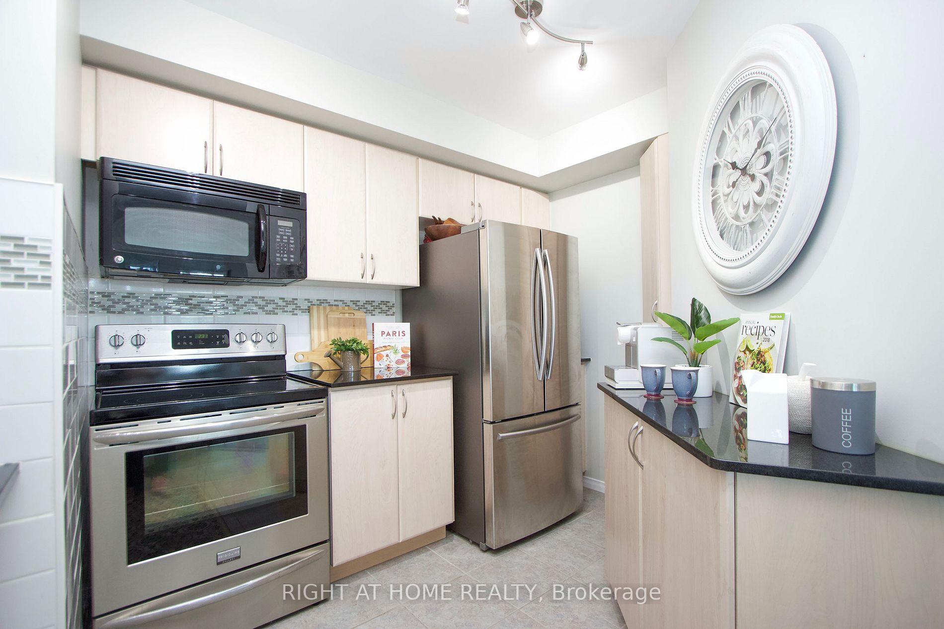 340 Watson Street W, #202