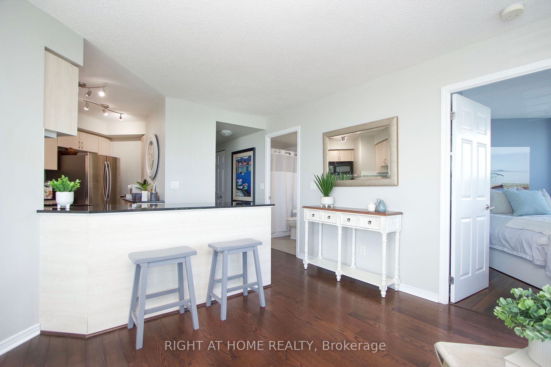 340 Watson Street W, #202