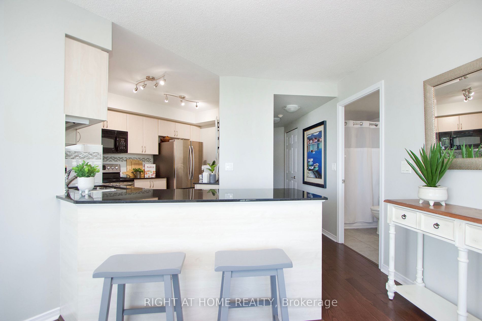 340 Watson Street W, #202