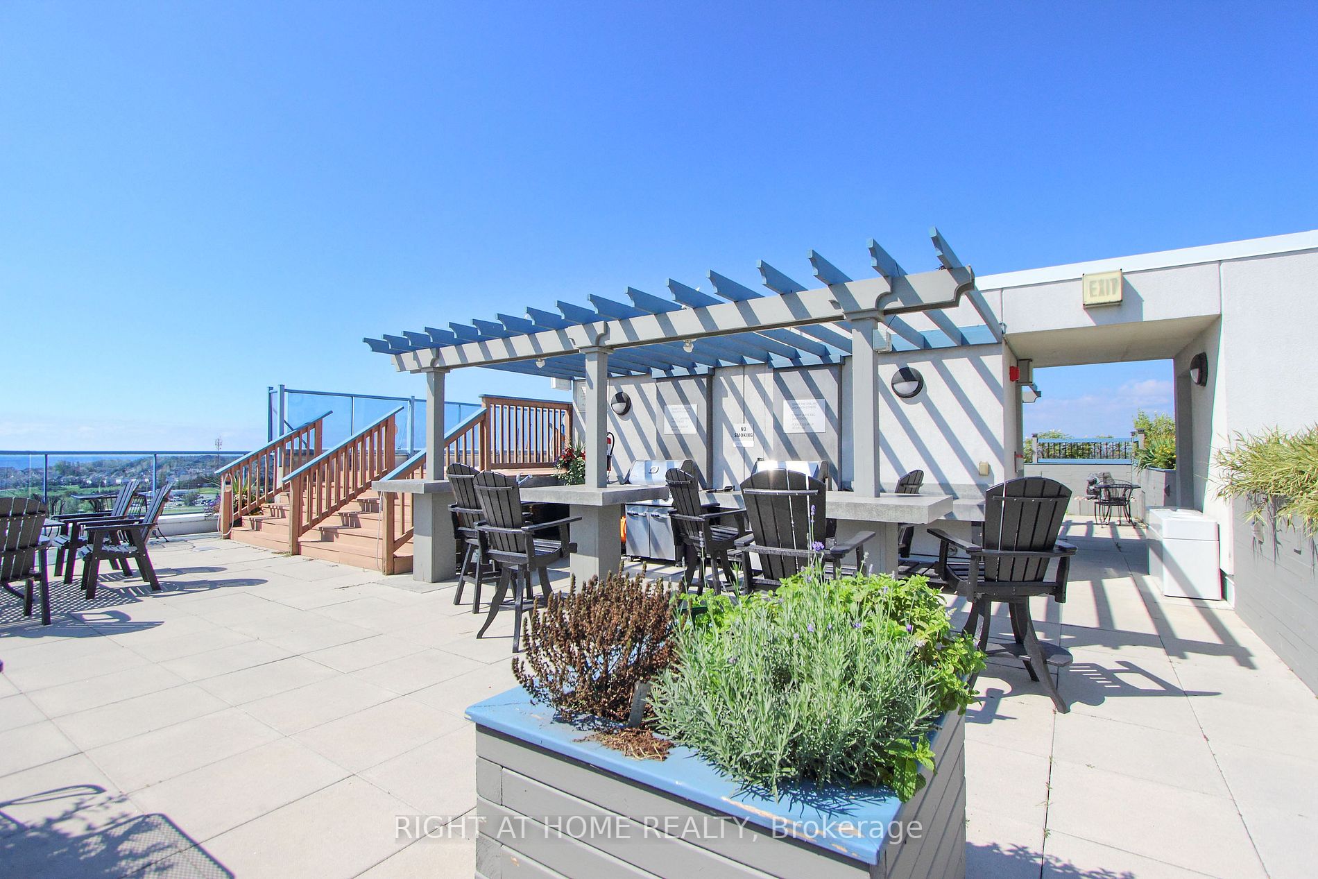 340 Watson Street W, #202
