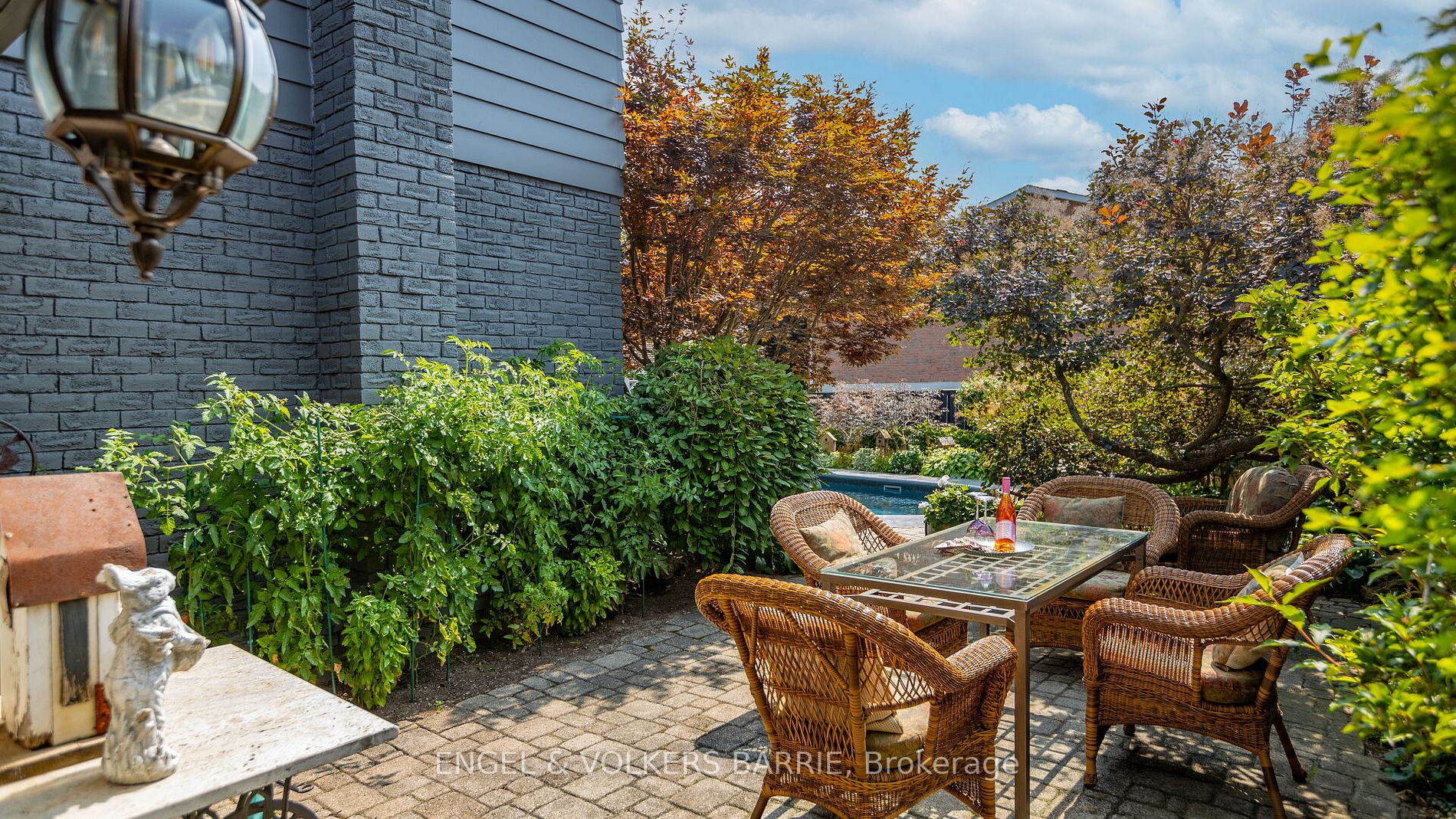 460 Paddington Cres