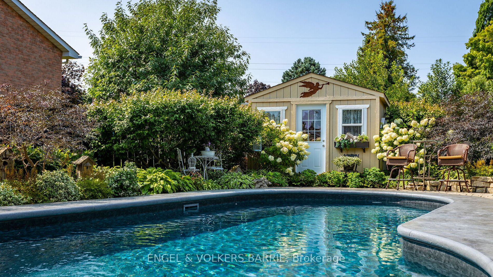 460 Paddington Cres