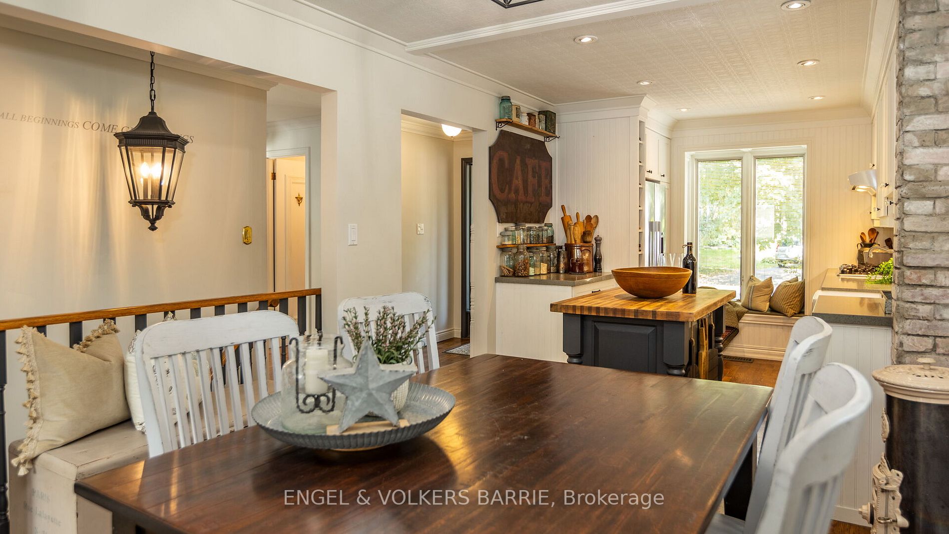 460 Paddington Cres