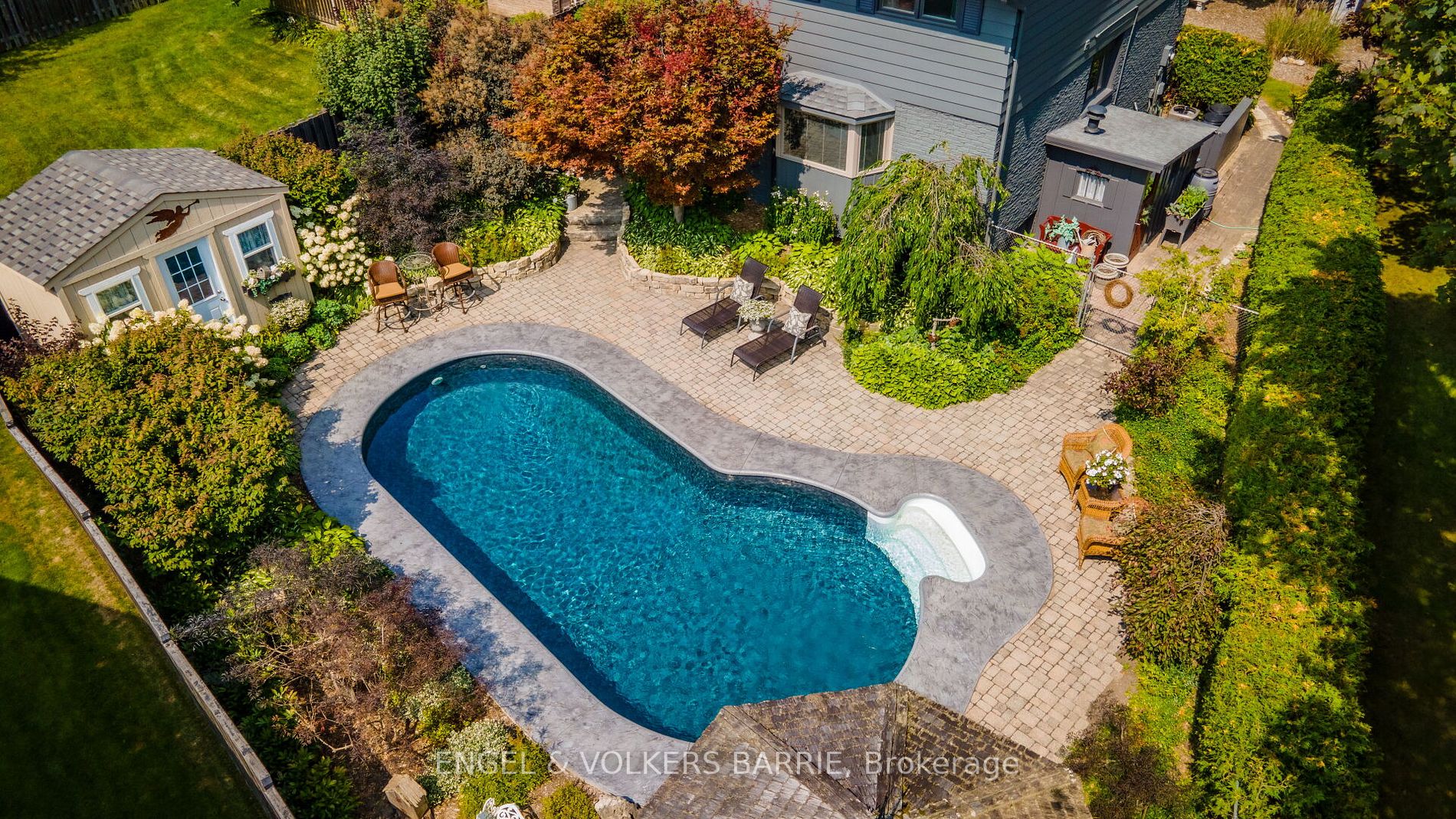 460 Paddington Cres