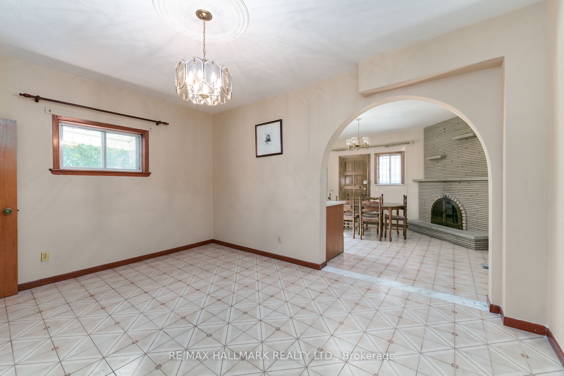 2 Fielding Ave
