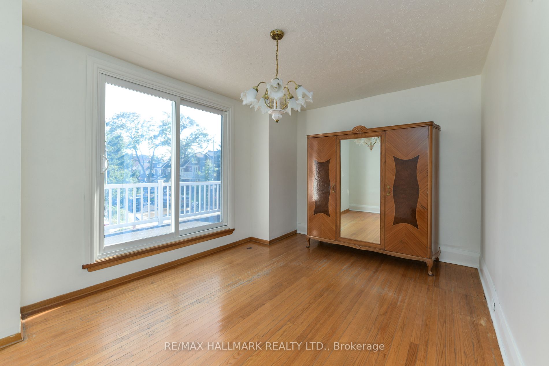 2 Fielding Ave