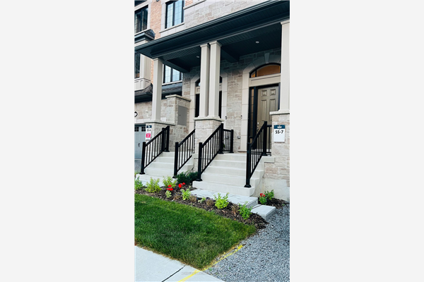 45 Gillivary Dr, Whitby
