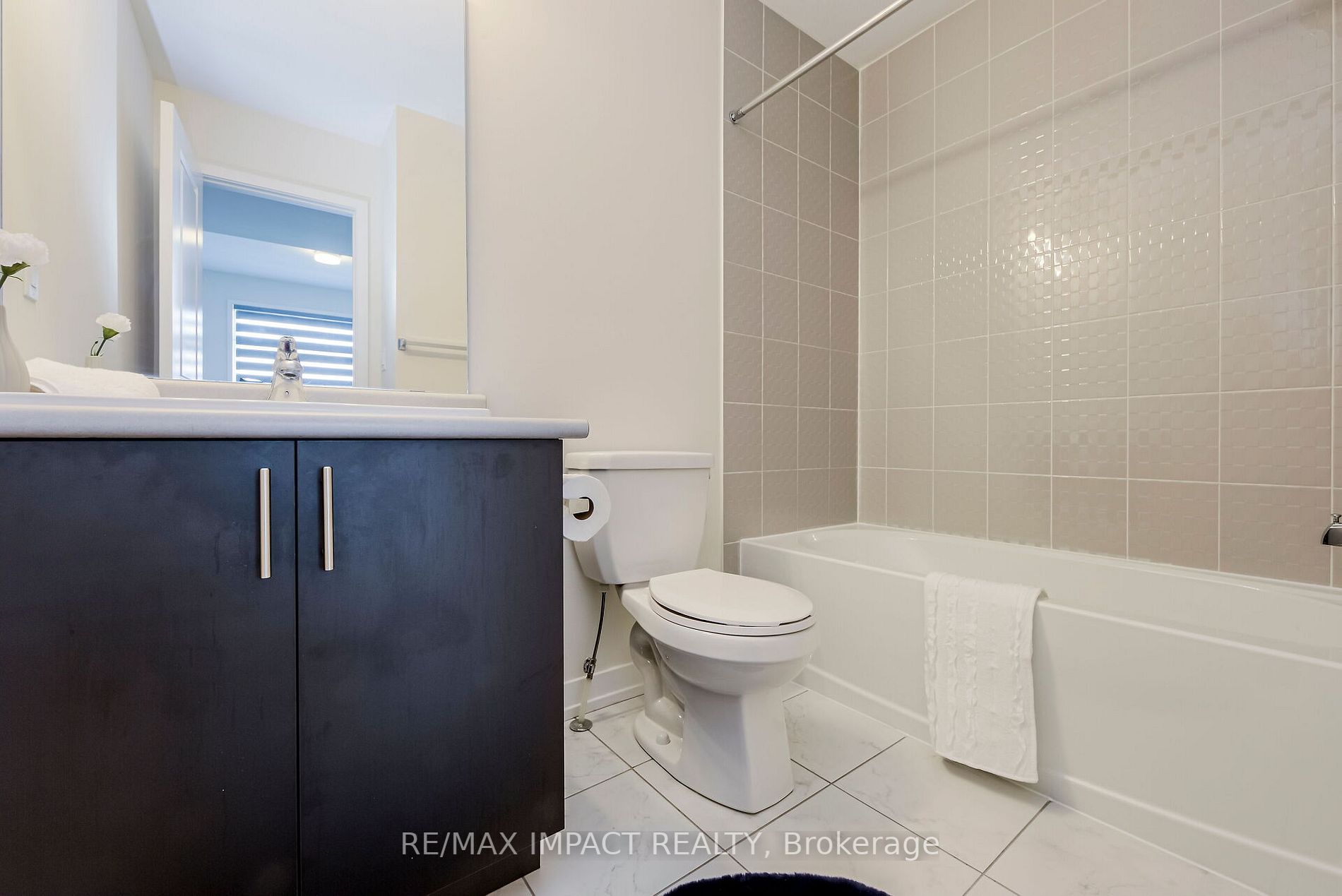 2550 Castlegate Crossing, #401