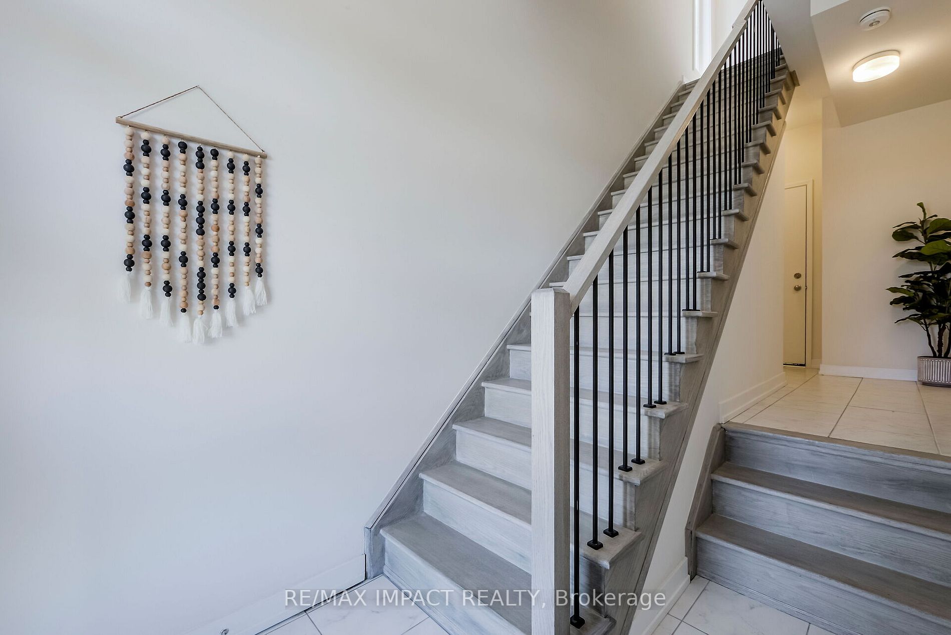 2550 Castlegate Crossing, #401