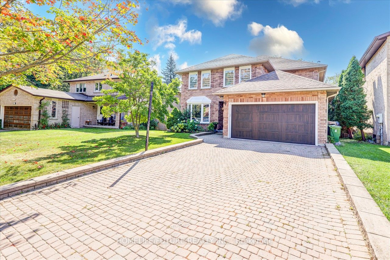 27 Sugarbush Sq