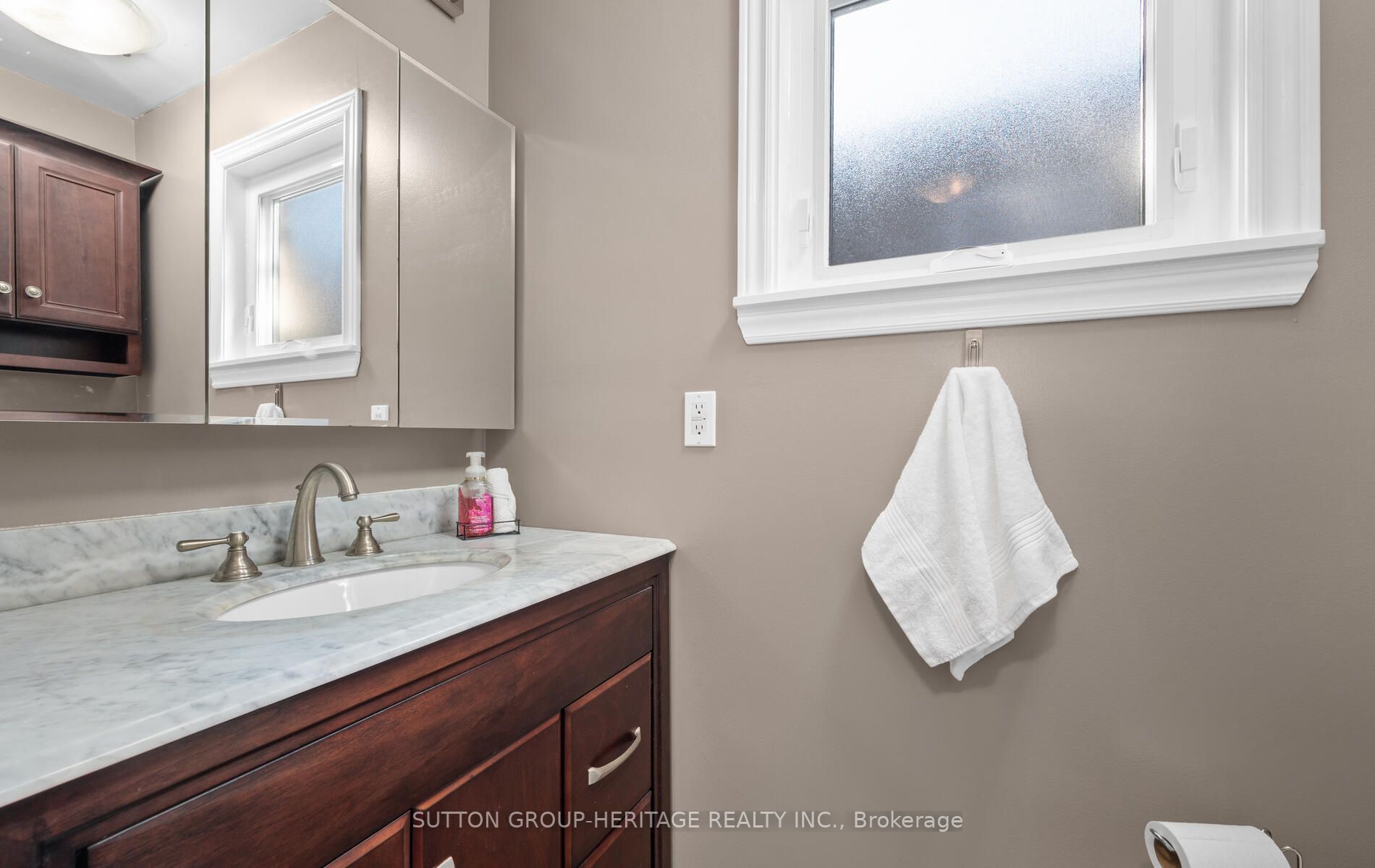 589 Creekview Circ