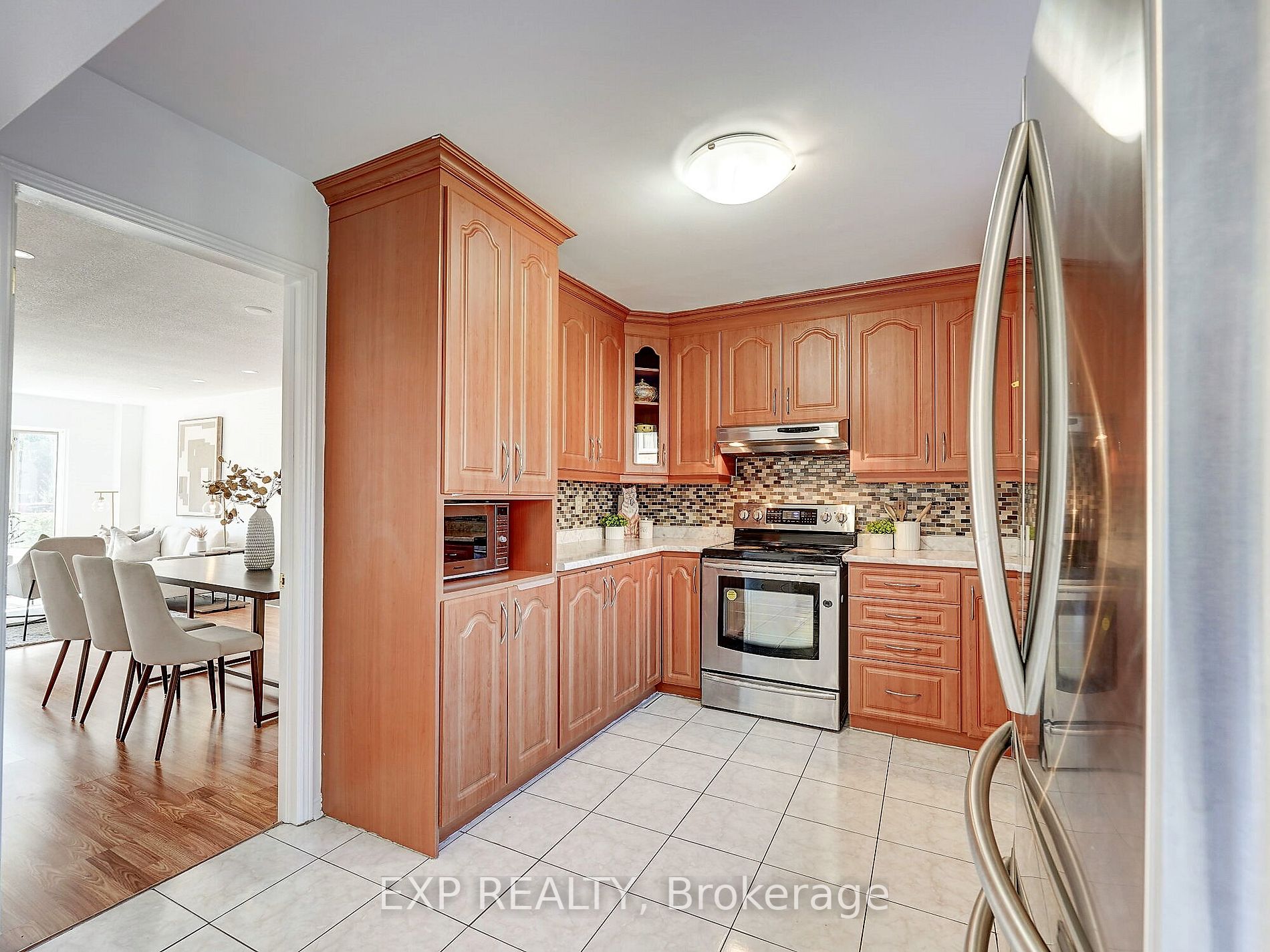 1564 Somergrove Cres