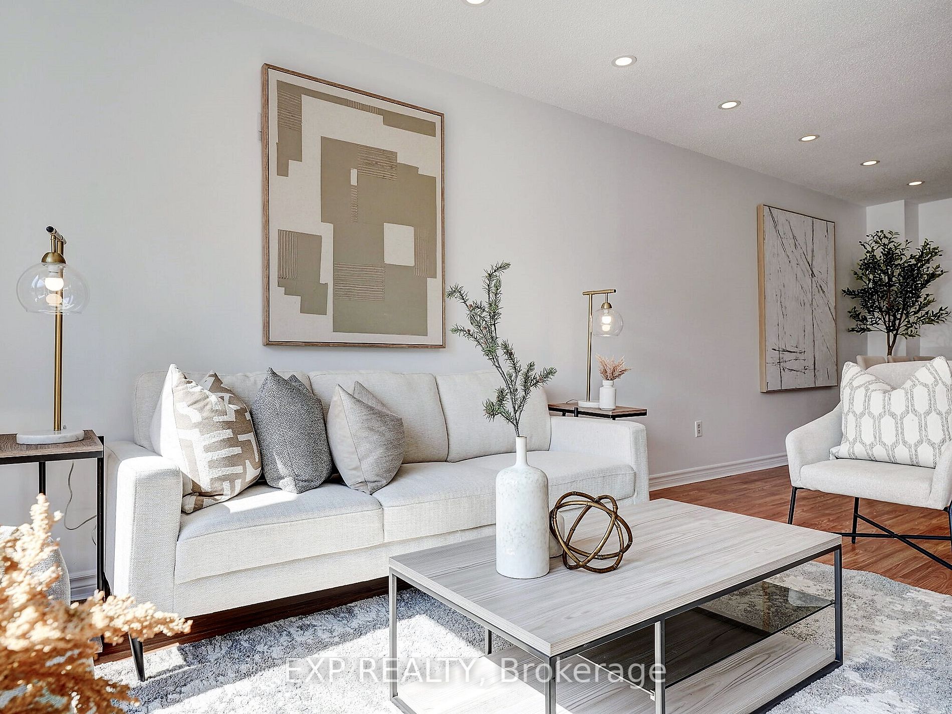 1564 Somergrove Cres