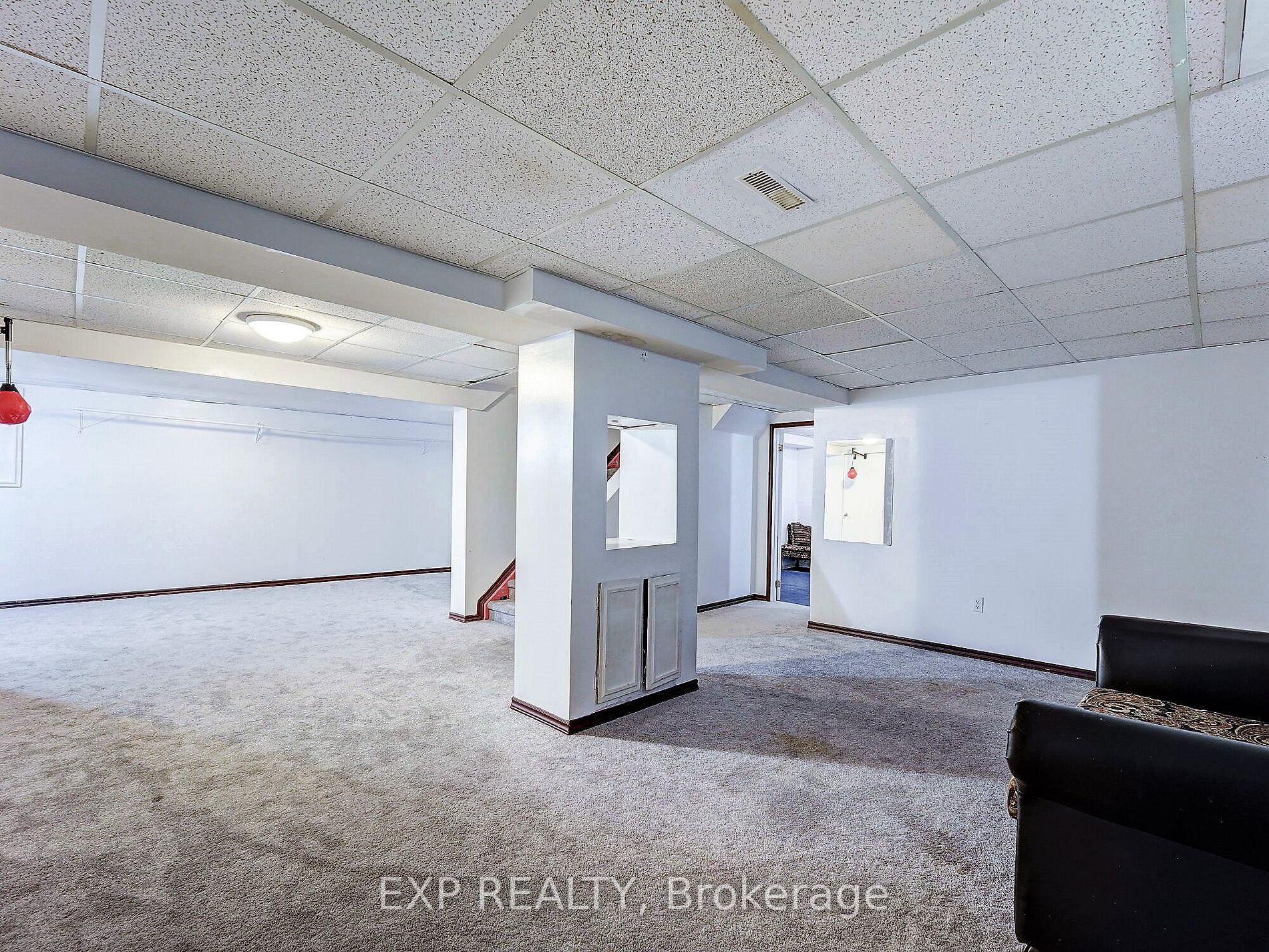1564 Somergrove Cres