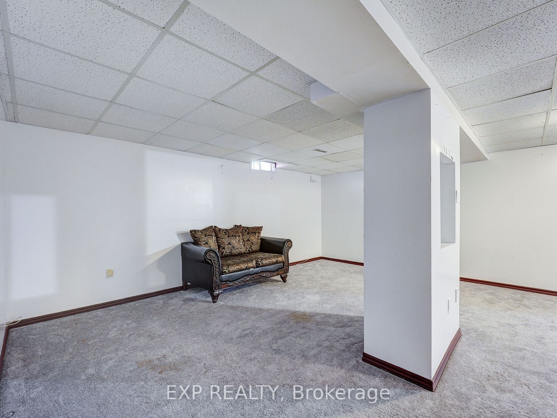1564 Somergrove Cres