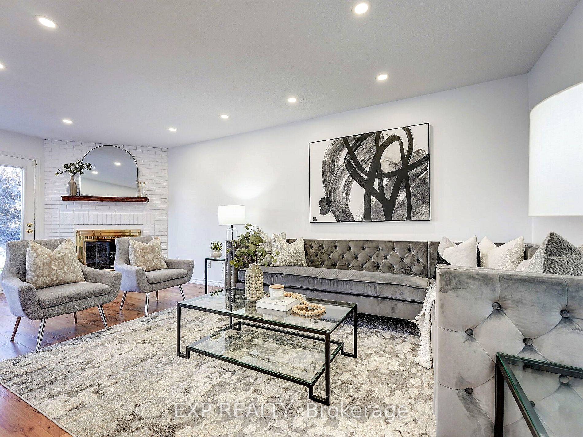 1564 Somergrove Cres