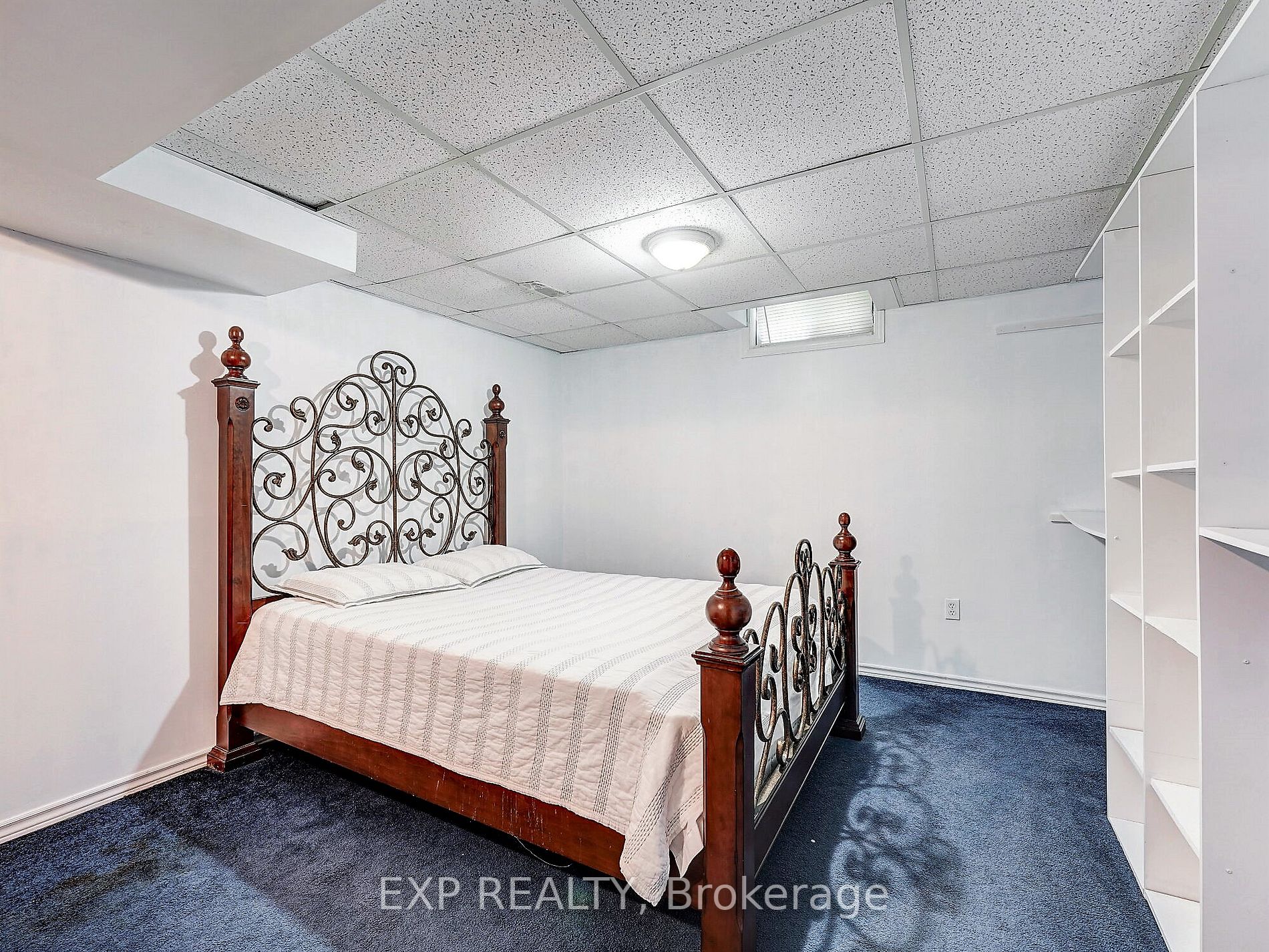 1564 Somergrove Cres