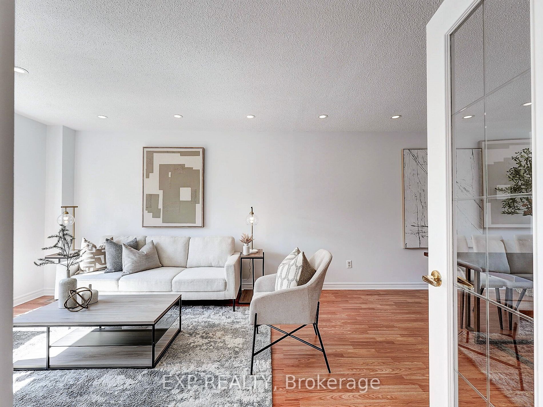 1564 Somergrove Cres