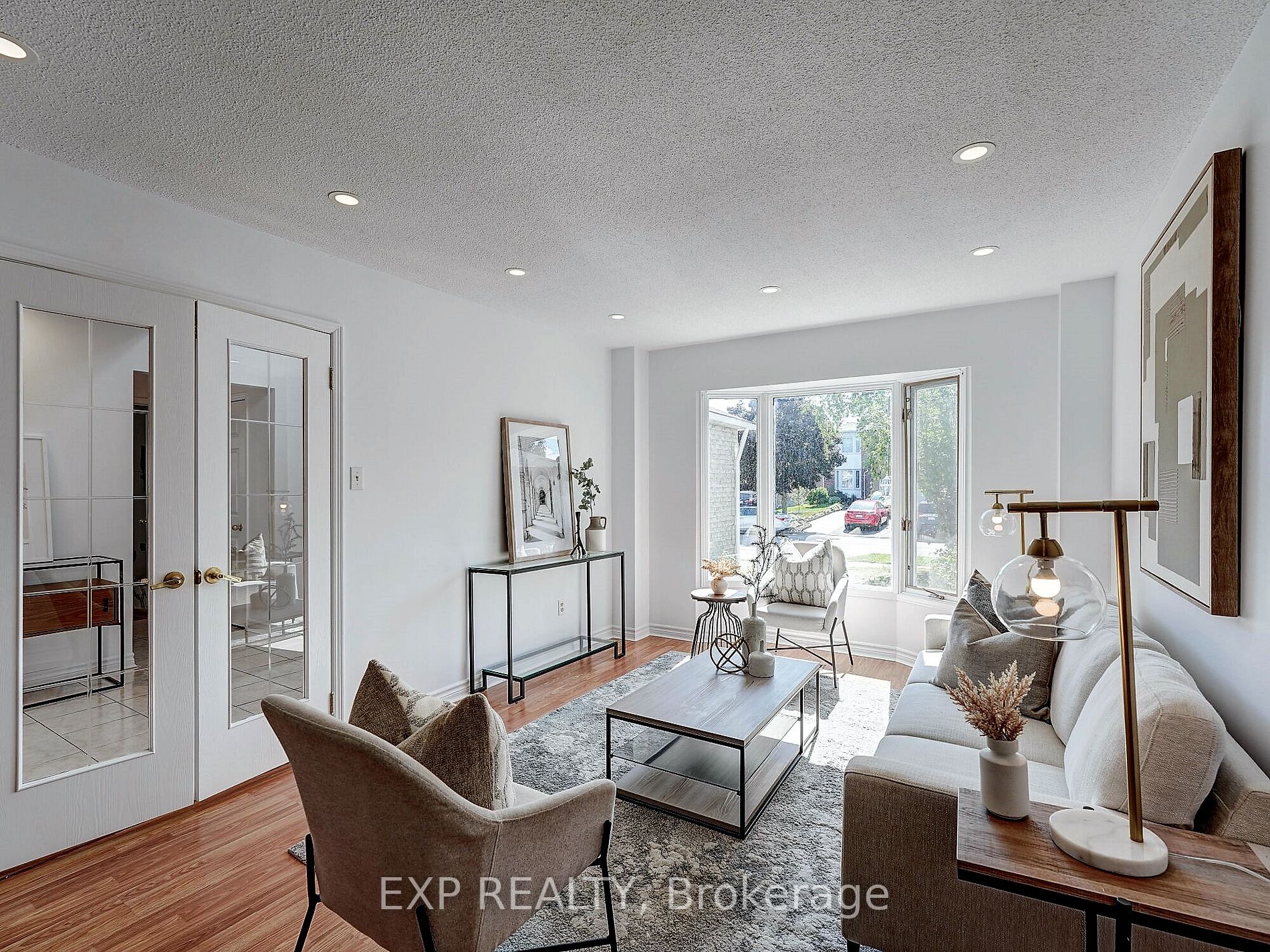 1564 Somergrove Cres