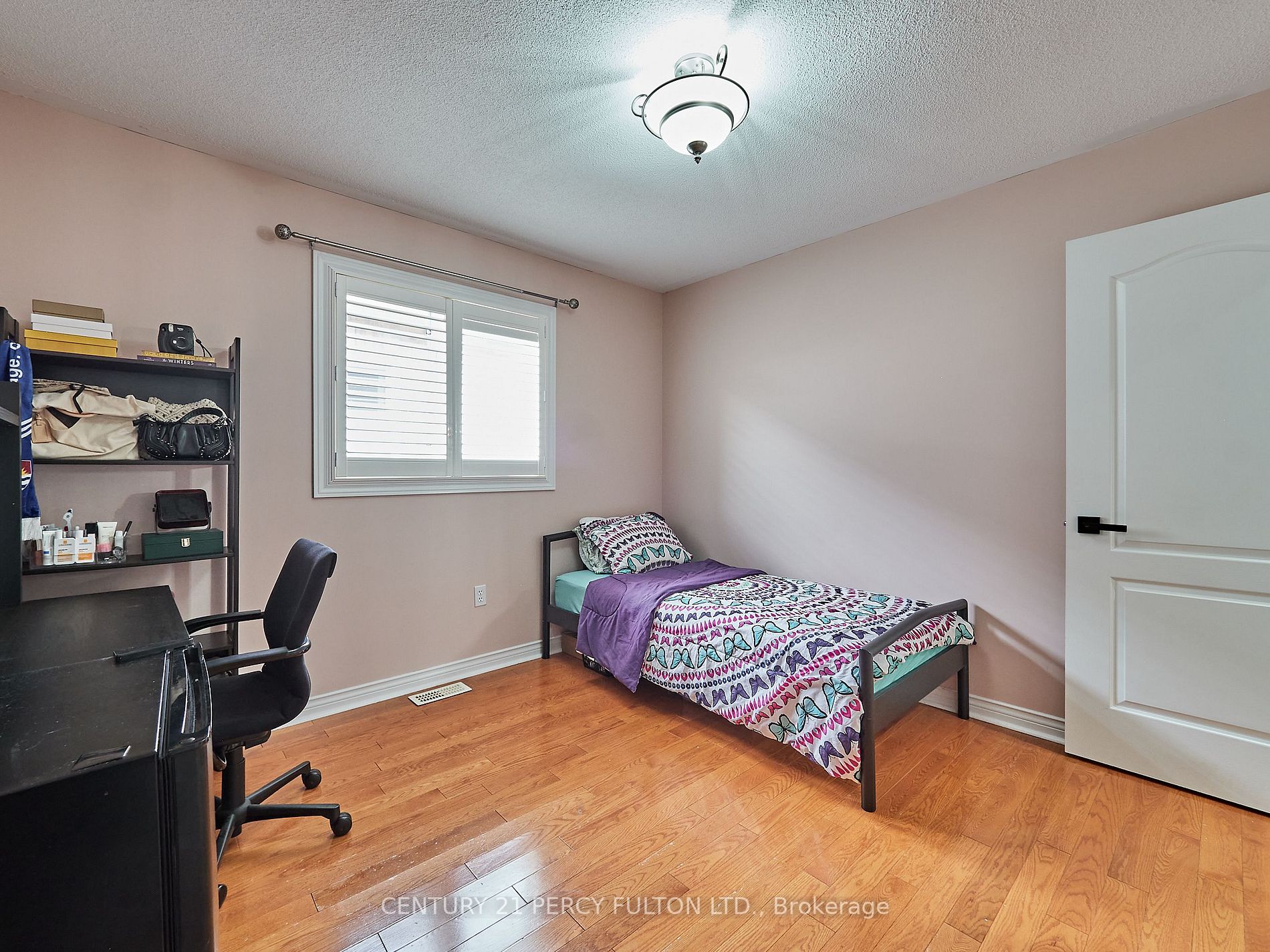 110 Root Cres