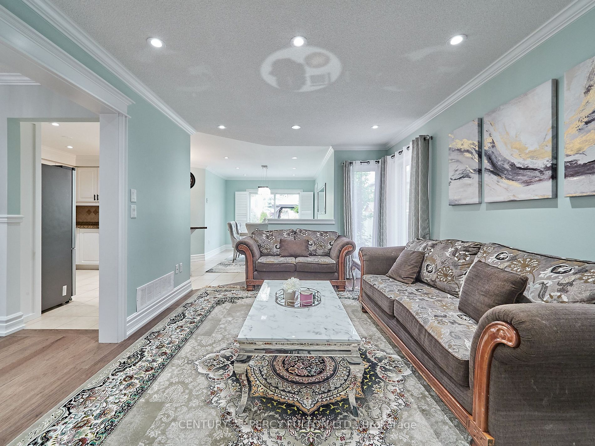110 Root Cres