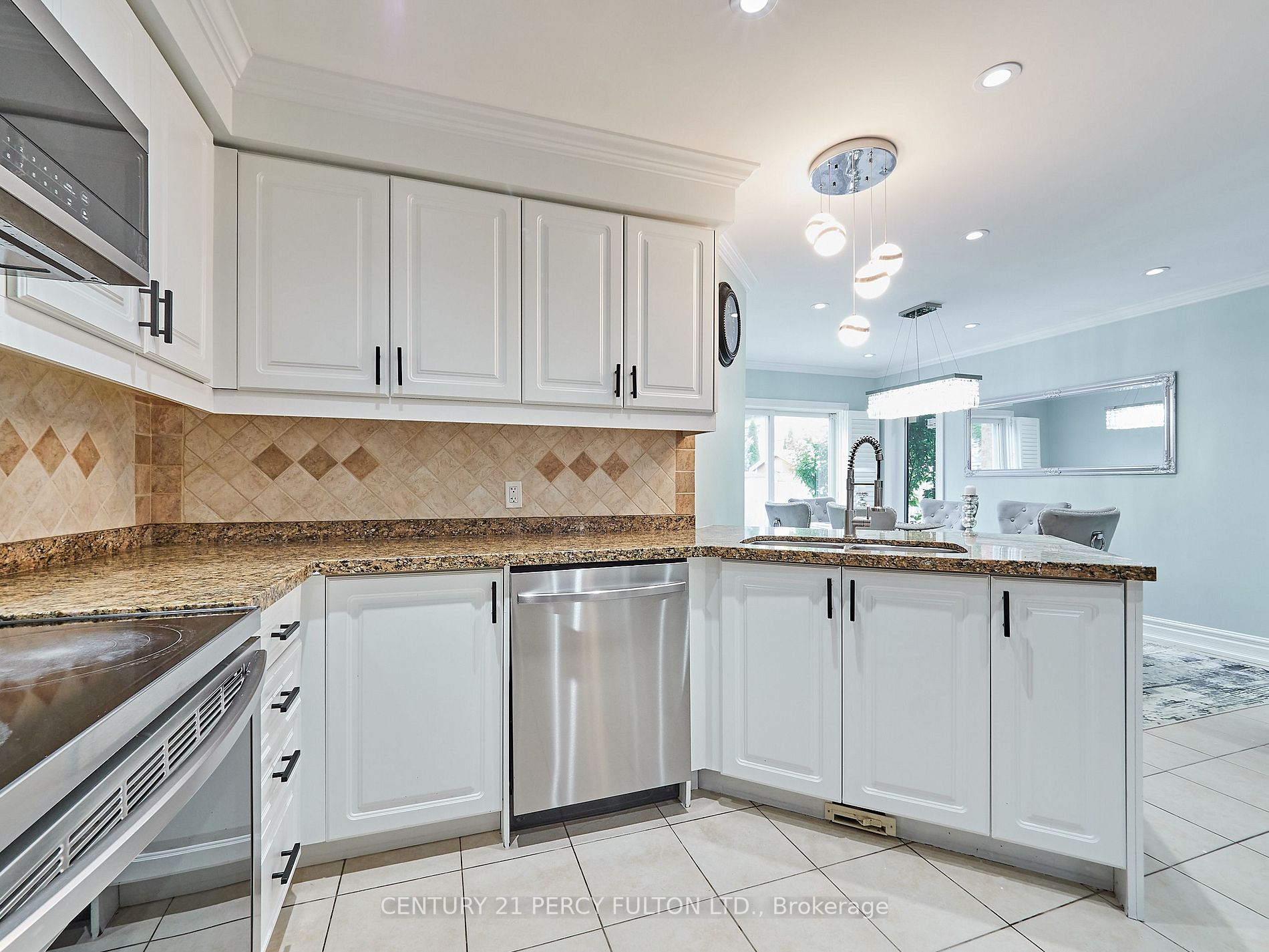 110 Root Cres