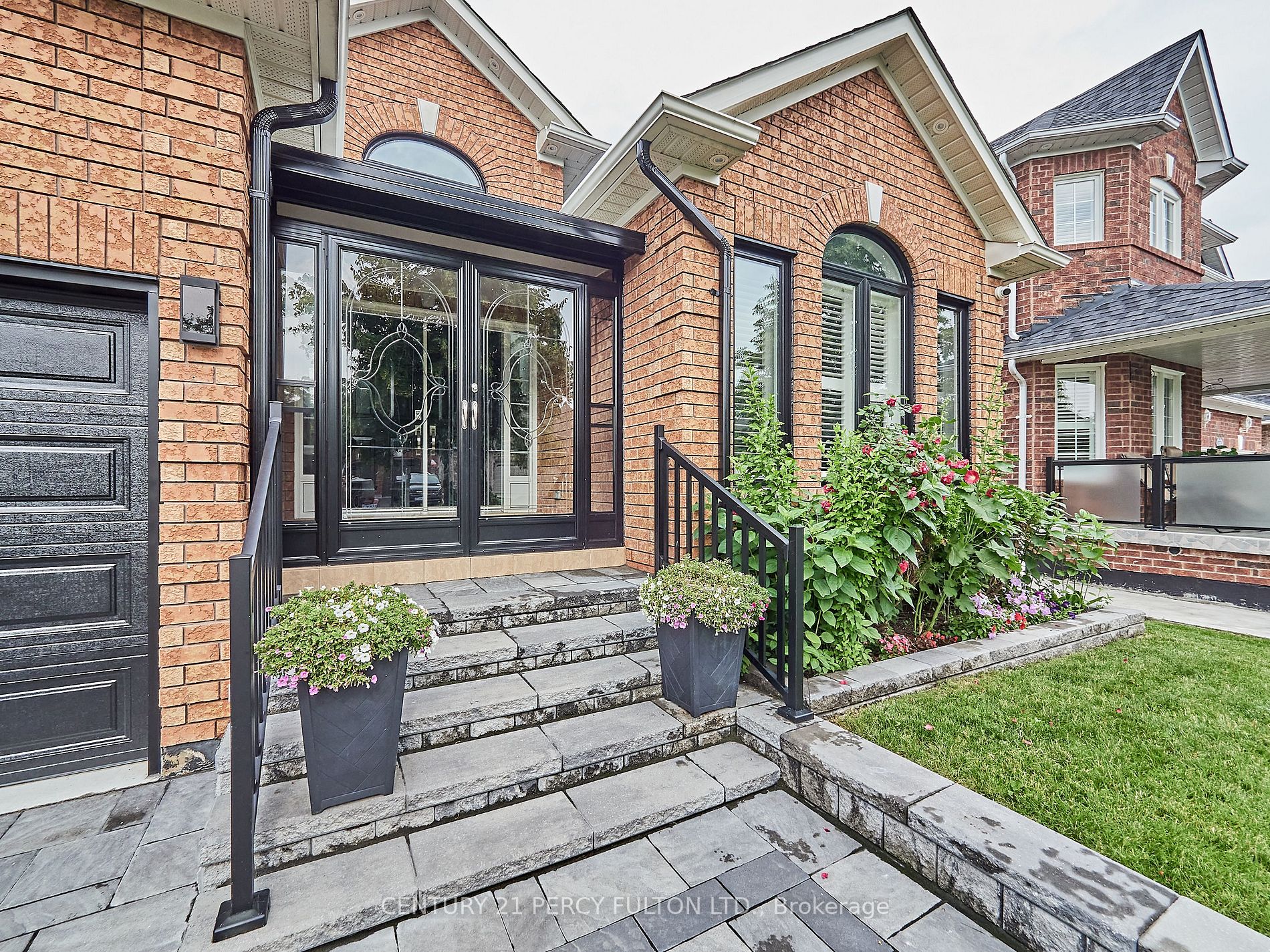 110 Root Cres