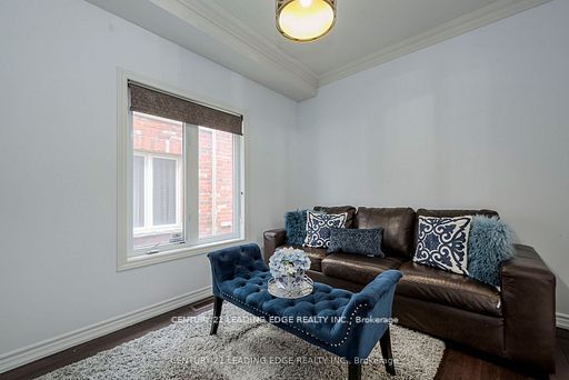 6 North Glen Blvd