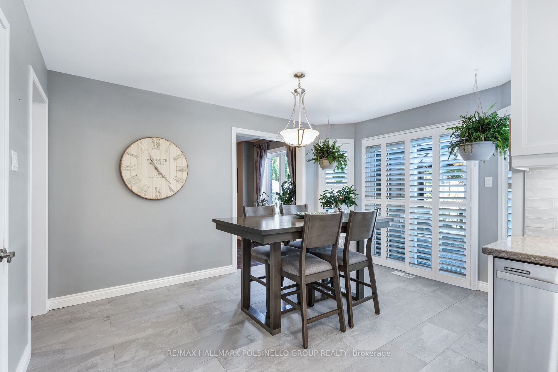 12 Roberts Dr
