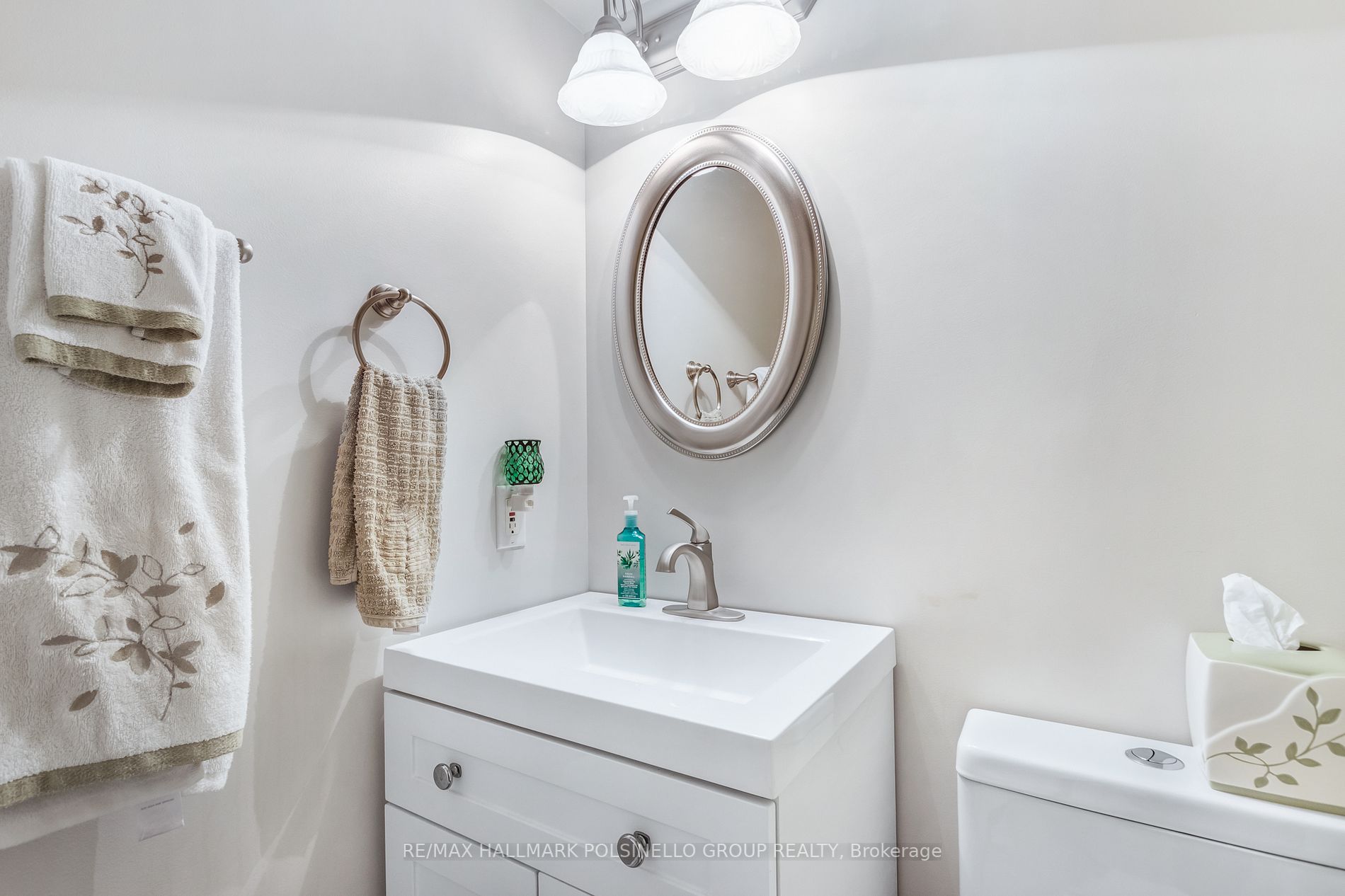 12 Roberts Dr