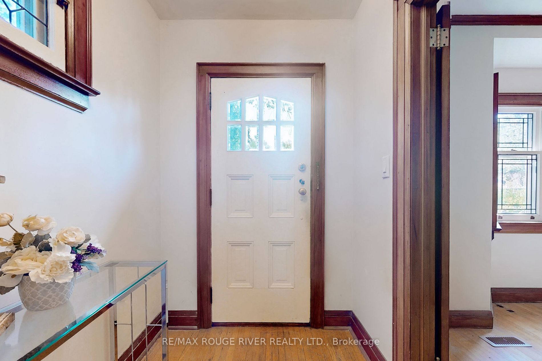 18 Pinegrove Ave