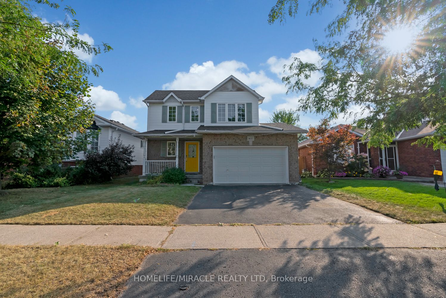 1657 Erindale Cres