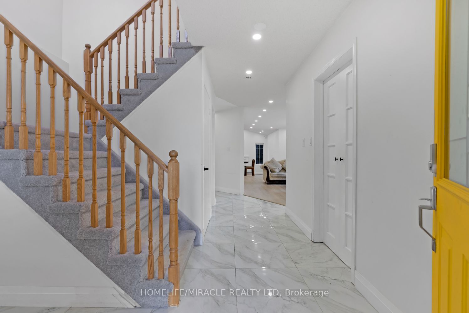 1657 Erindale Cres