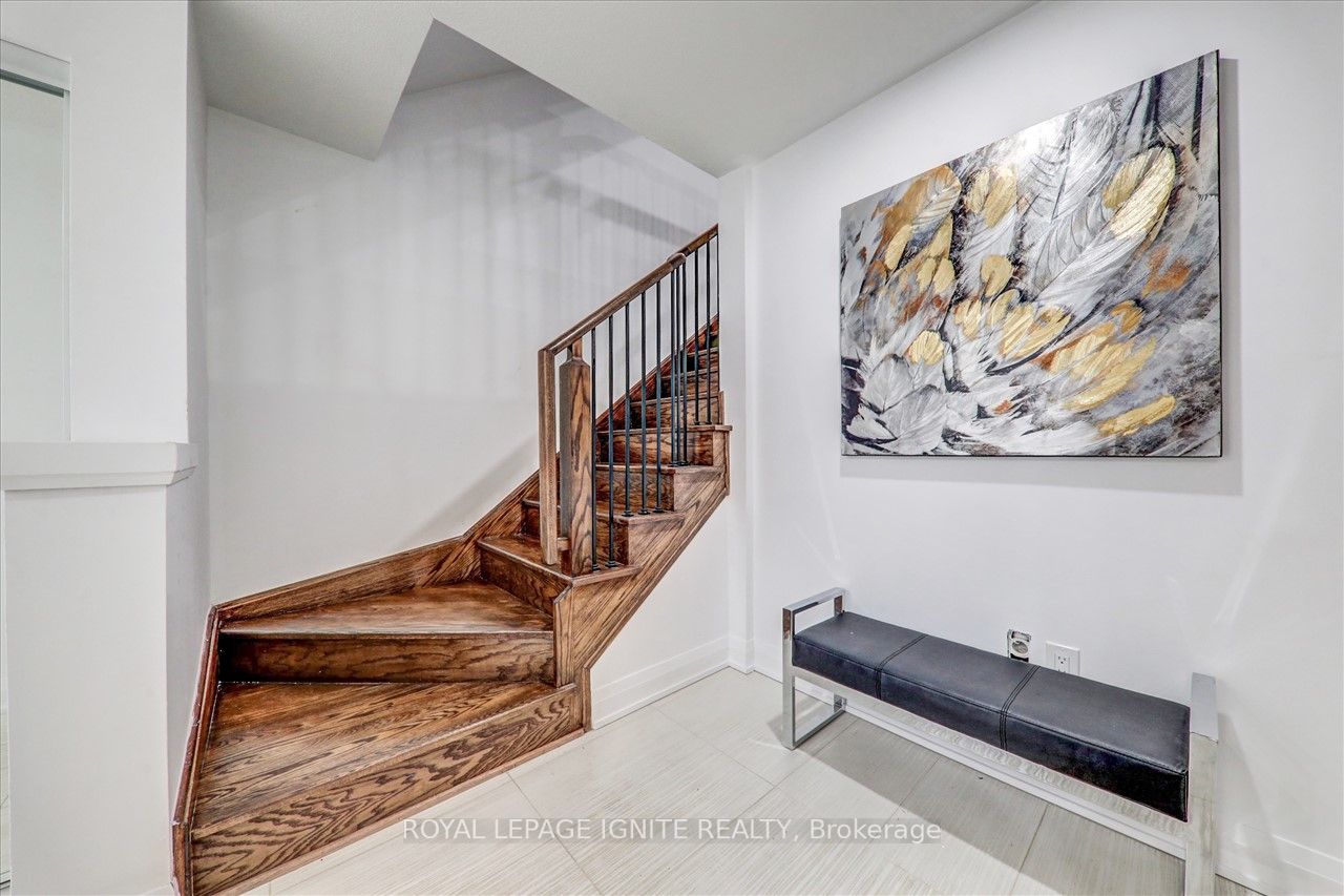 53 King George Way
