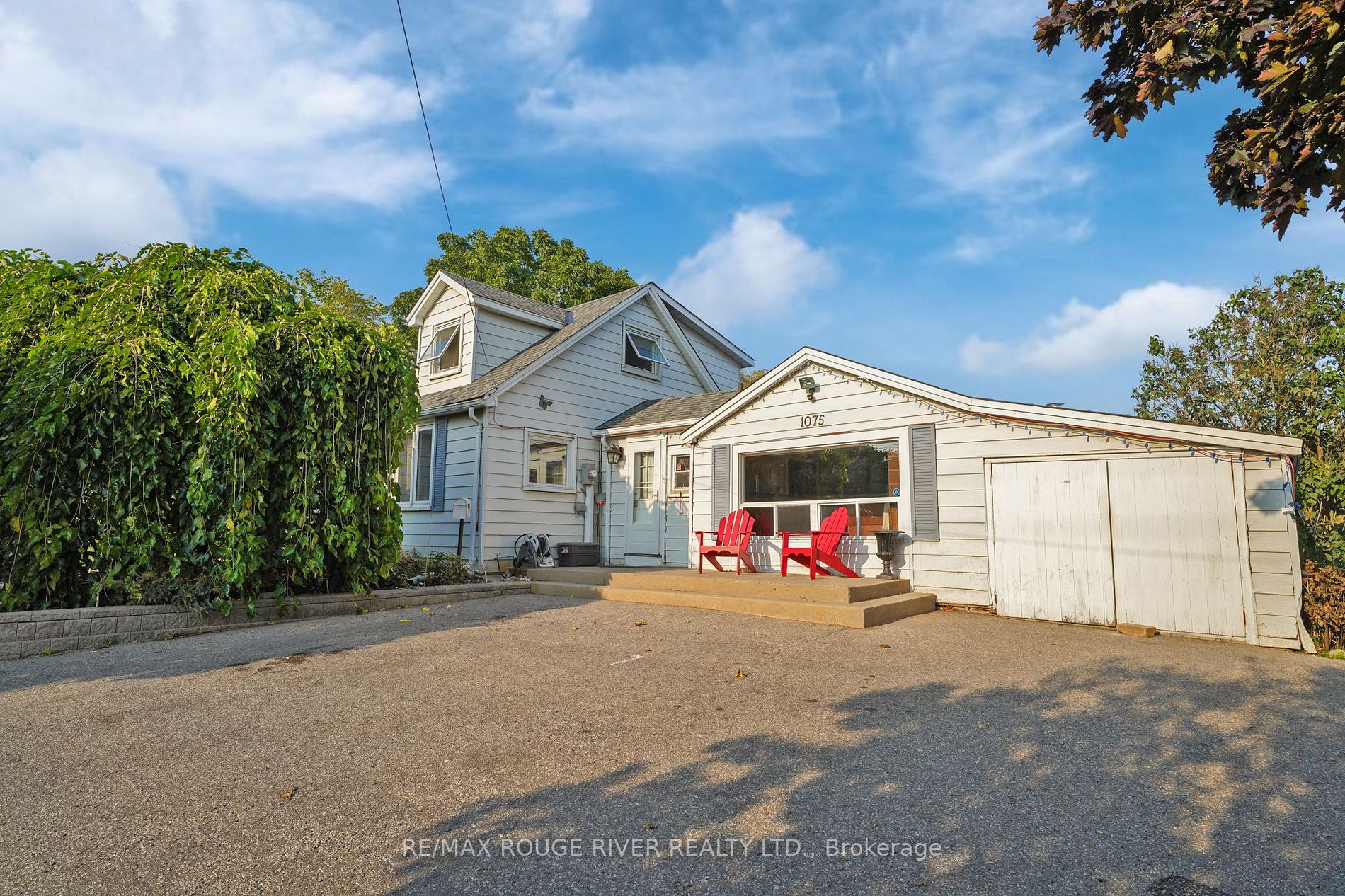 1075 Townline Rd N