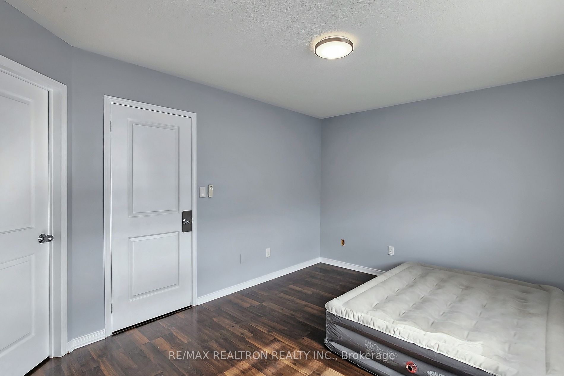 2126 Green Rd