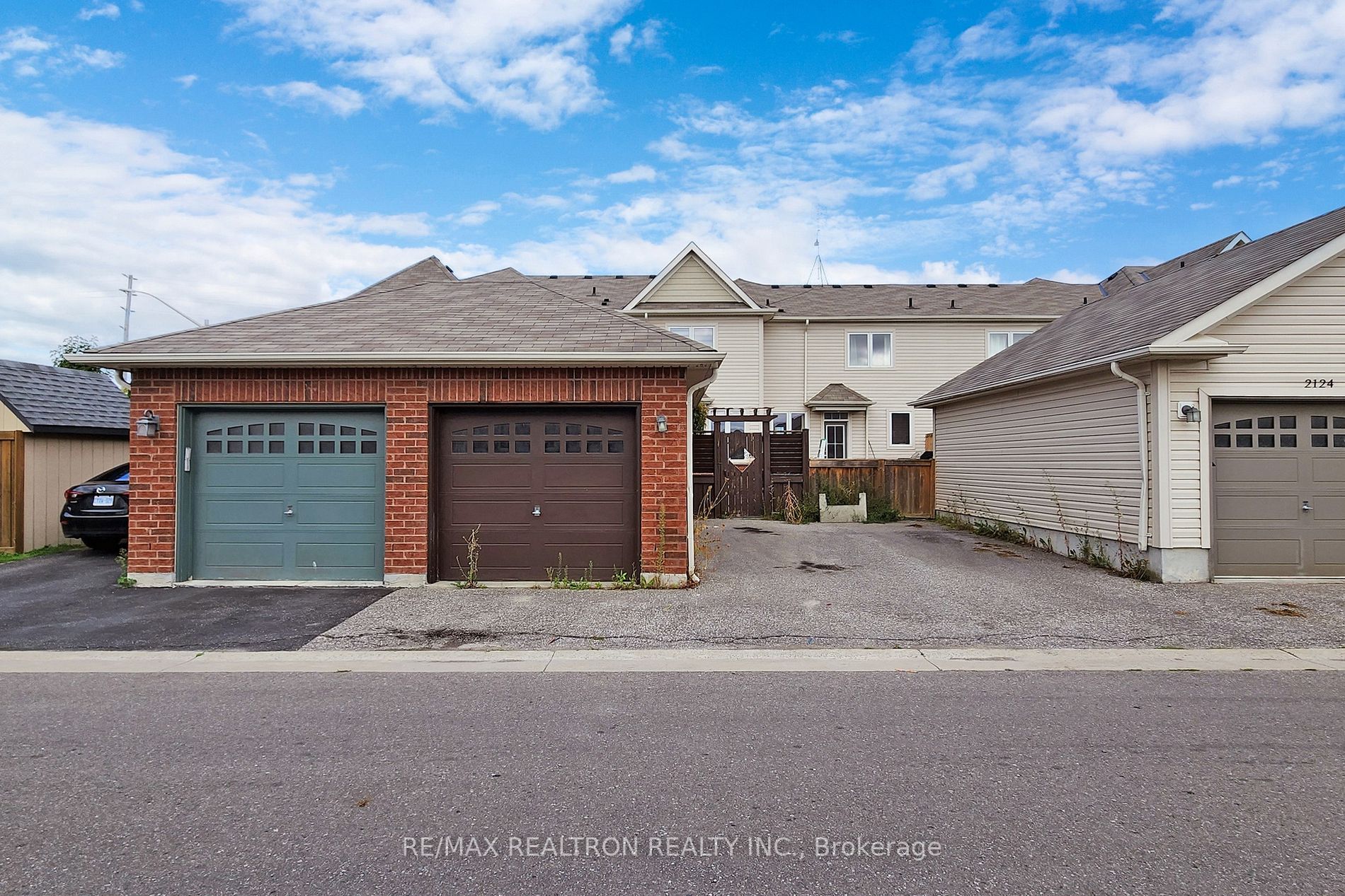 2126 Green Rd