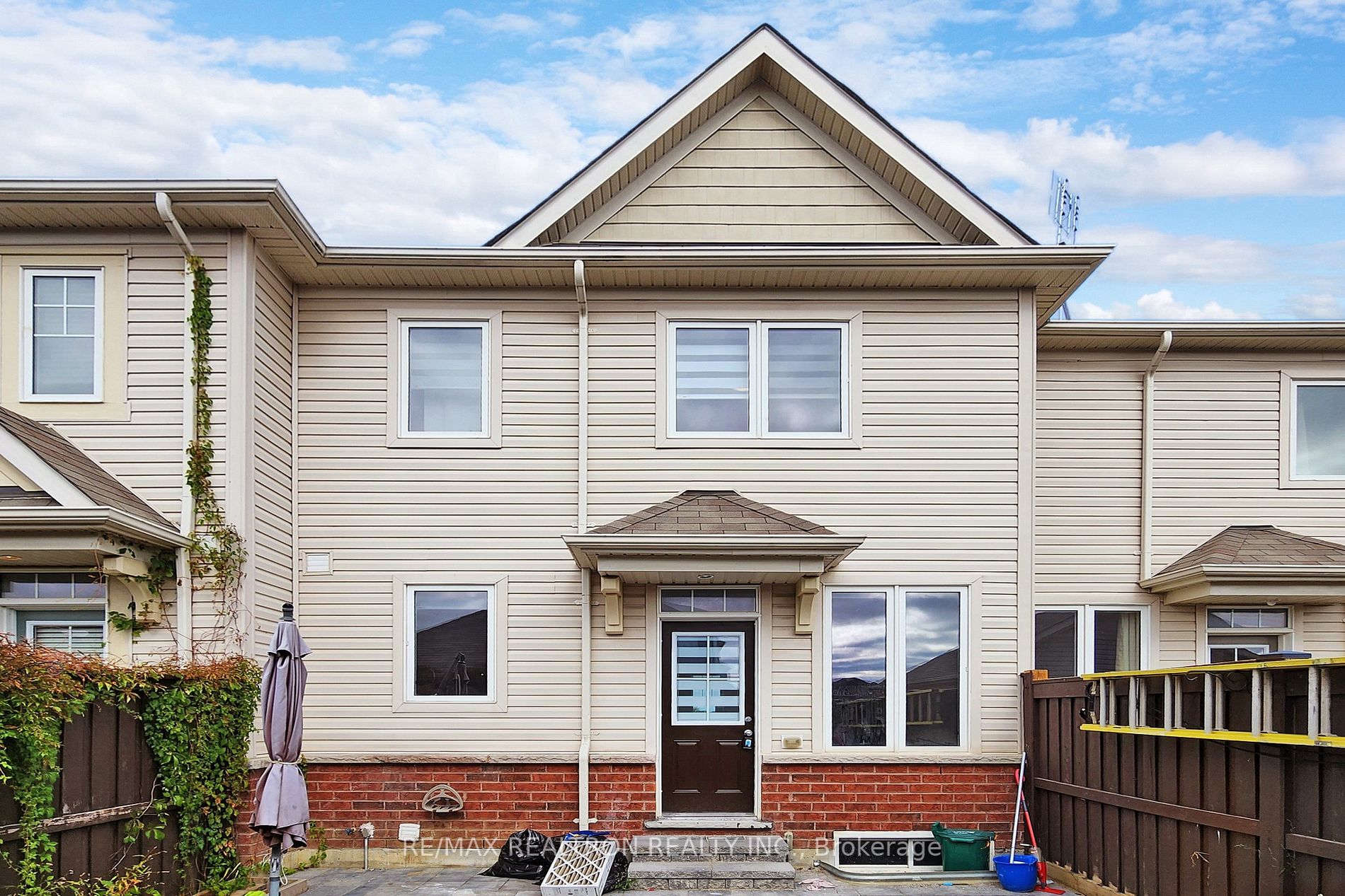 2126 Green Rd