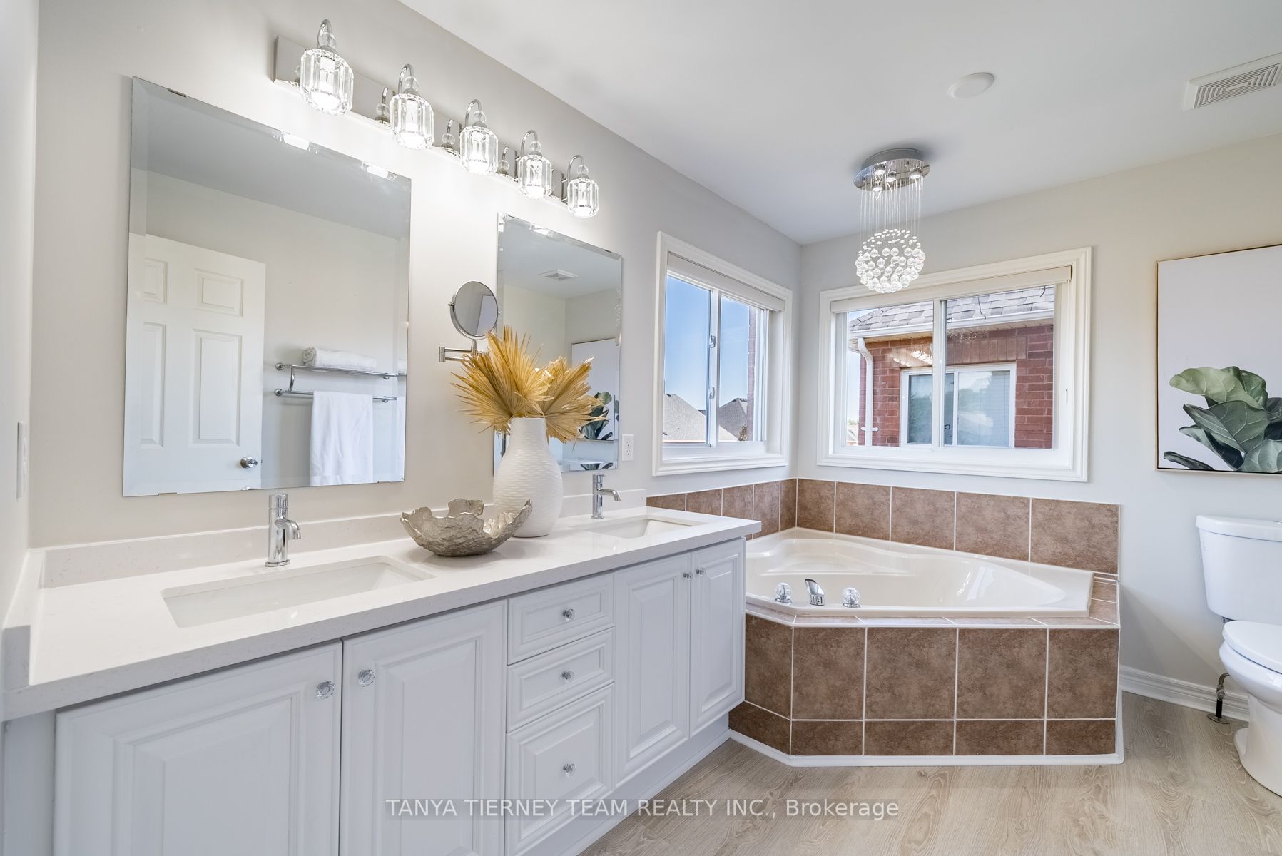 21 Corsham Drive