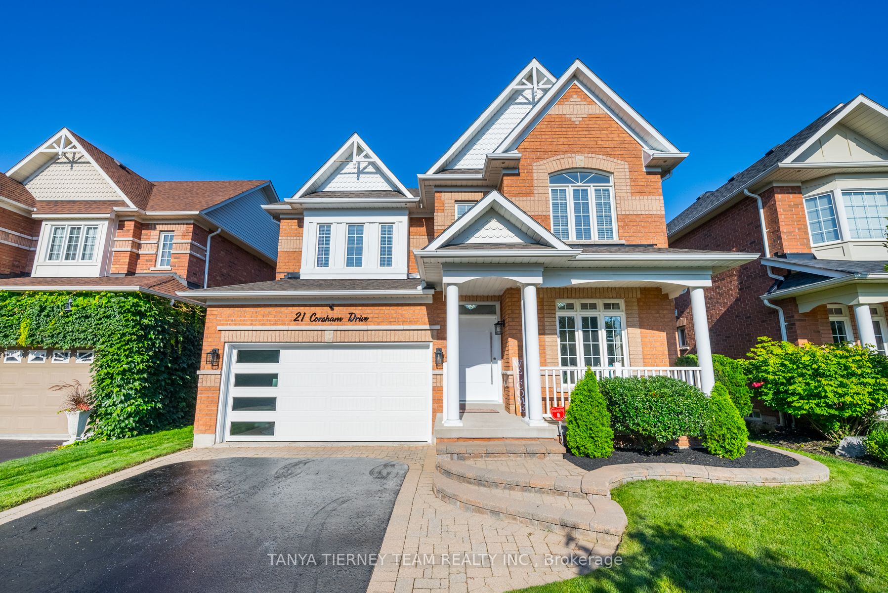 21 Corsham Dr