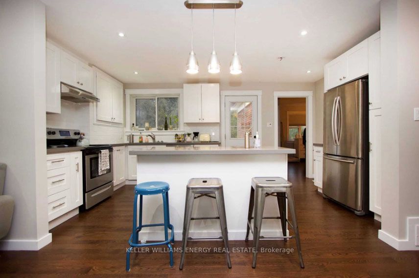 109 Allan St