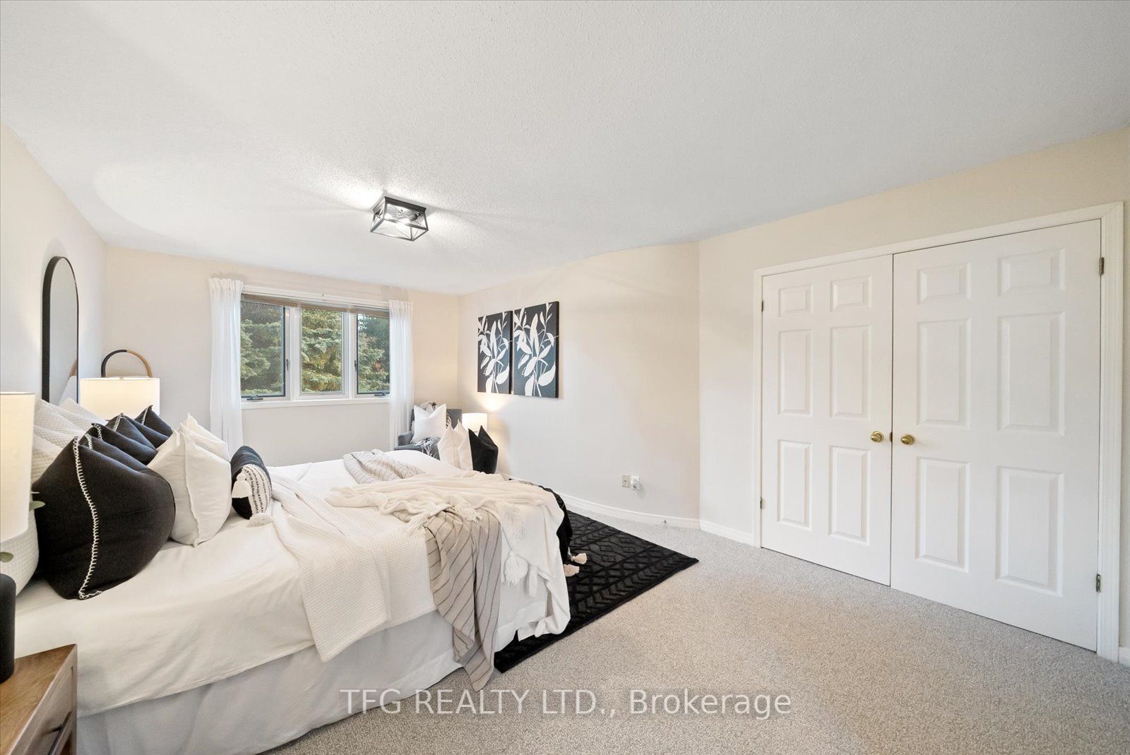 8 Kingswood Dr